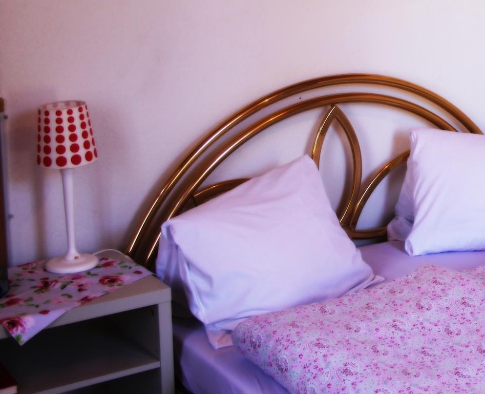 Basicrooms Hotel Unterseen Esterno foto